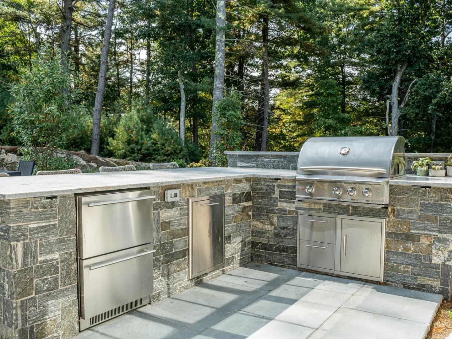 Kitchen countertop and bar