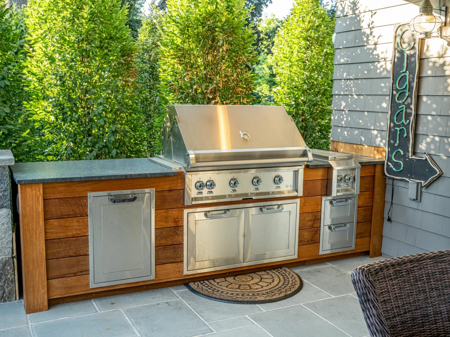 Outdoor living and kitchen space