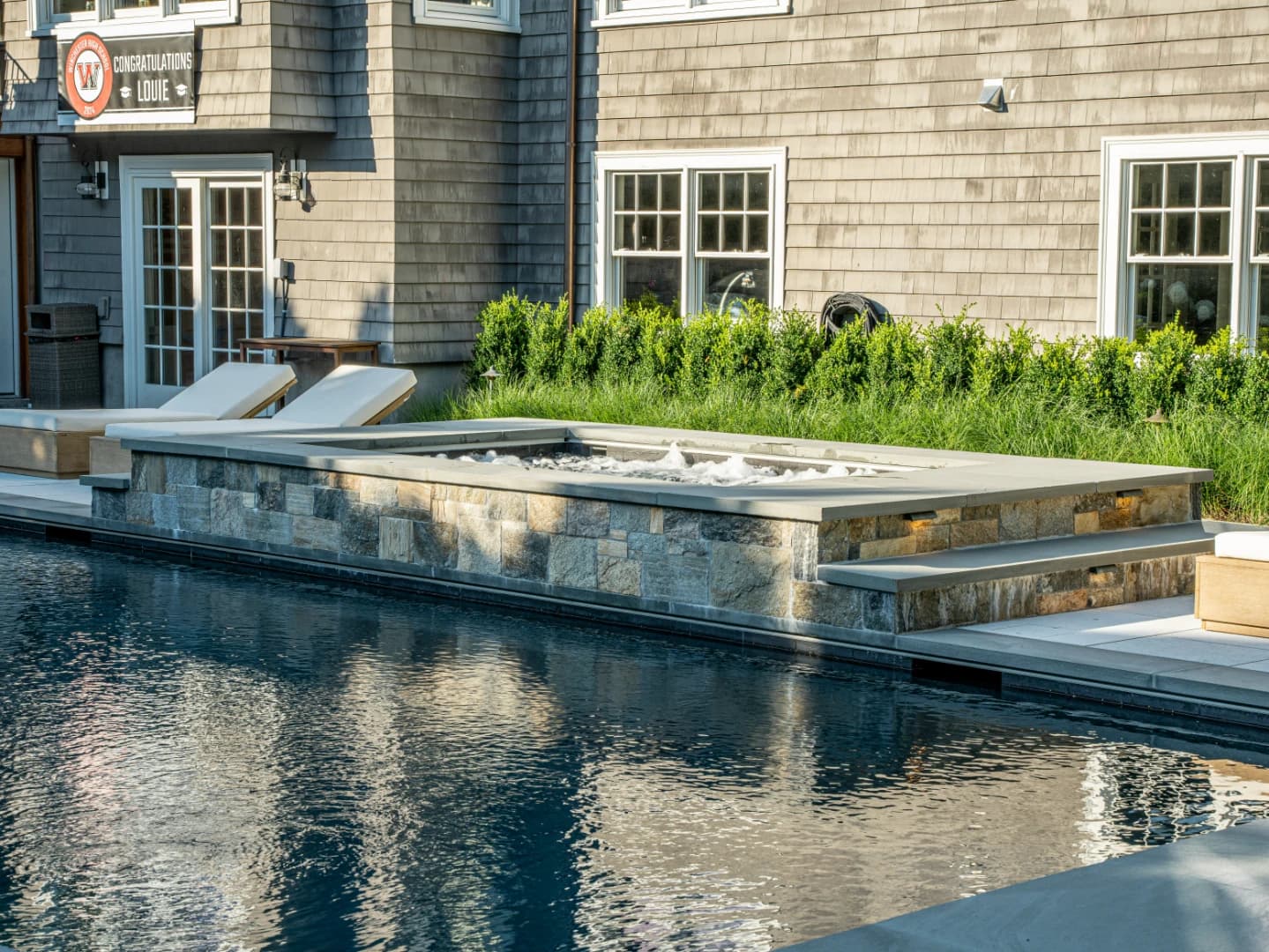 Pool detail with spa integration